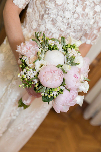 Our florist, Fiore All’Occhiello, created an elegantly simple bouquet to complement the floral detail on the ceremony gown without overpowering it.  