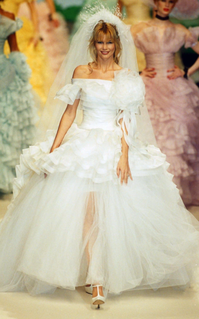 Looking Back at the Most Iconic Bridal Moments From the '90s Runways ...